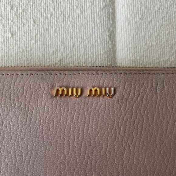 Miu Miu Zip Around Wallet - Picture 3 of 9
